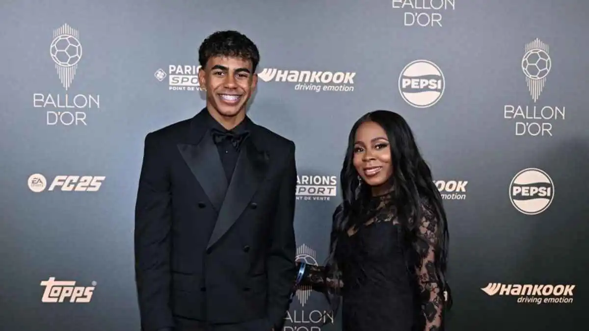 قلبي "ينفجر" فخرا بك.. تعليق نادر من والدة لامين يامال بعد خسارته الكرة الذهبية