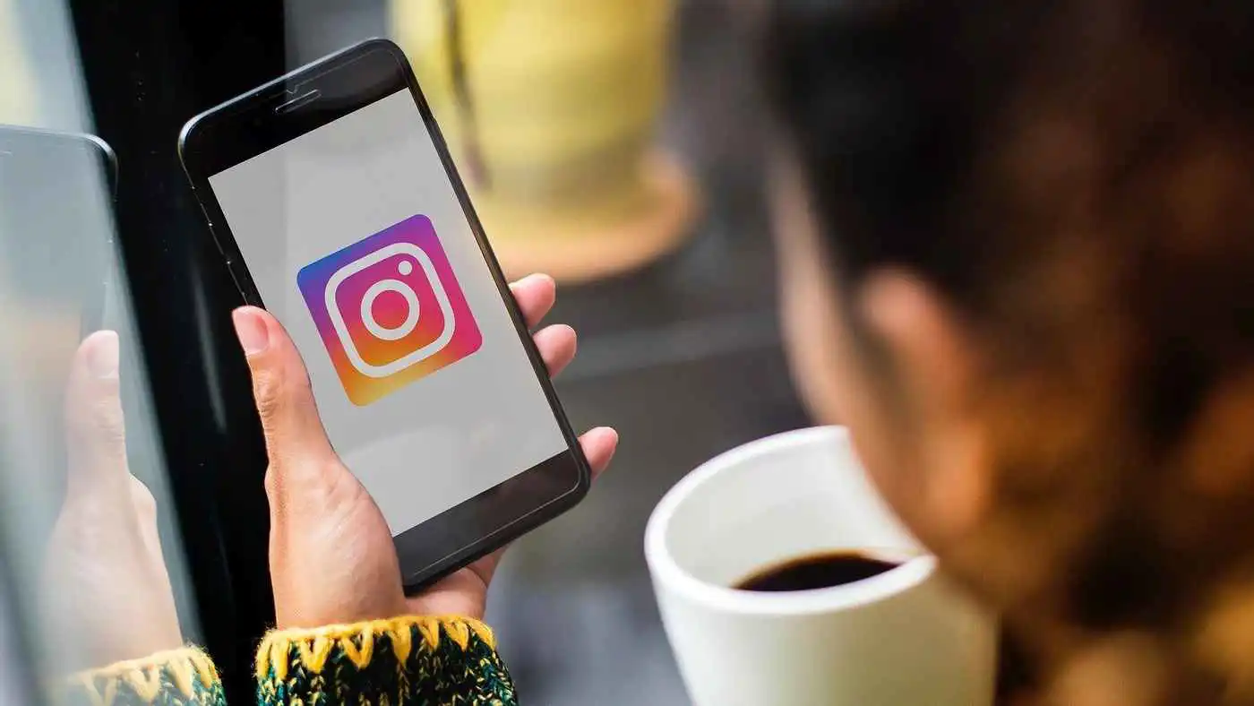 أطلق ميزة تعرض محتوى مرتبطا بالموقع.. إنستغرام يقلد سناب شات