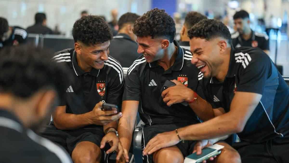 الفلوس والغيرة تدمر غرفة الملابس.. أسطورة الزمالك يصعق الأهلي بتصريح ناري