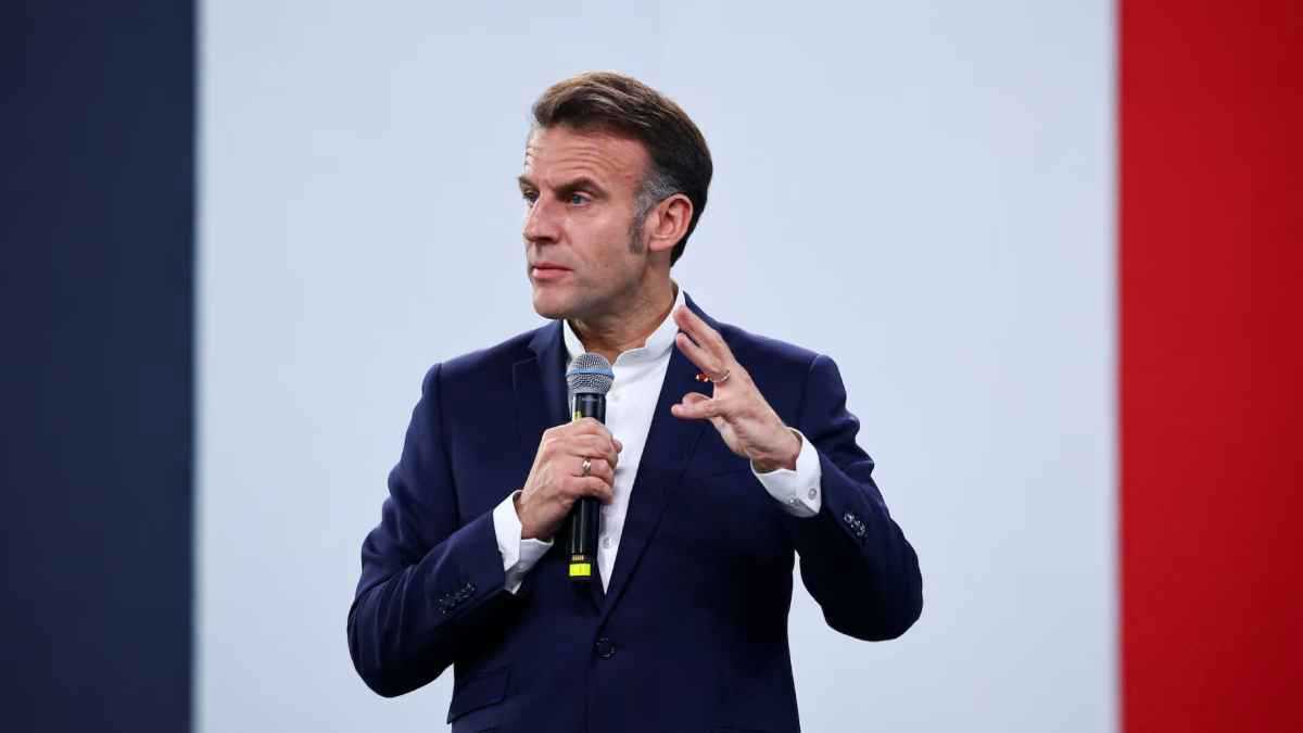 ماكرون: أمريكا تتخلى عن حلفائها وتتجاهل القواعد الدولية
