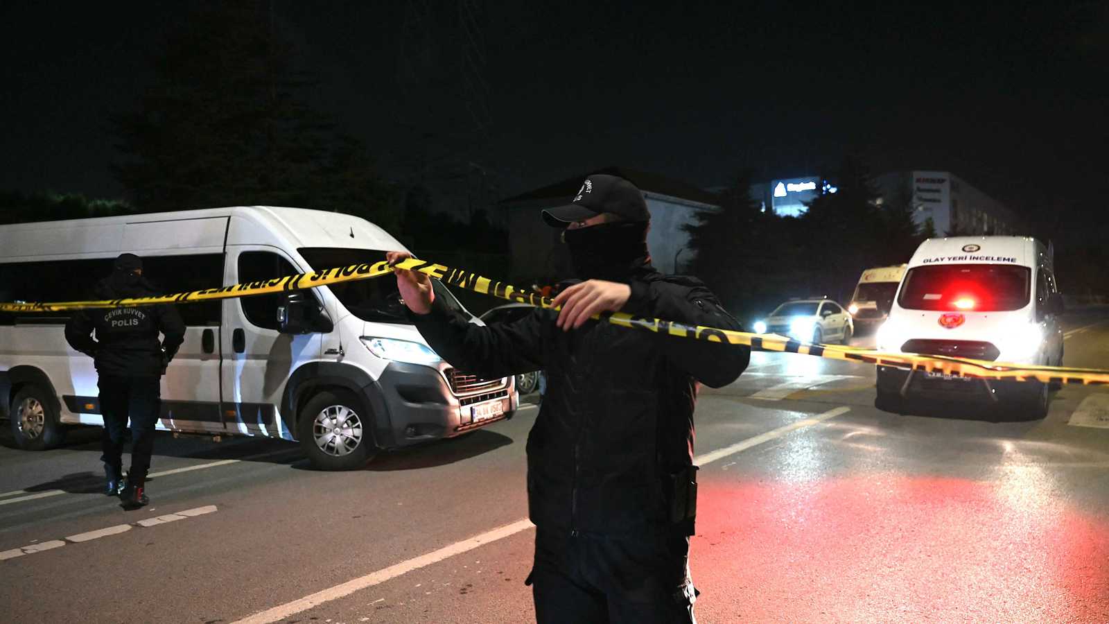 مشهد صادم في إسطنبول.. رجل يقتل حبيبته السابقة بـ15 رصاصة