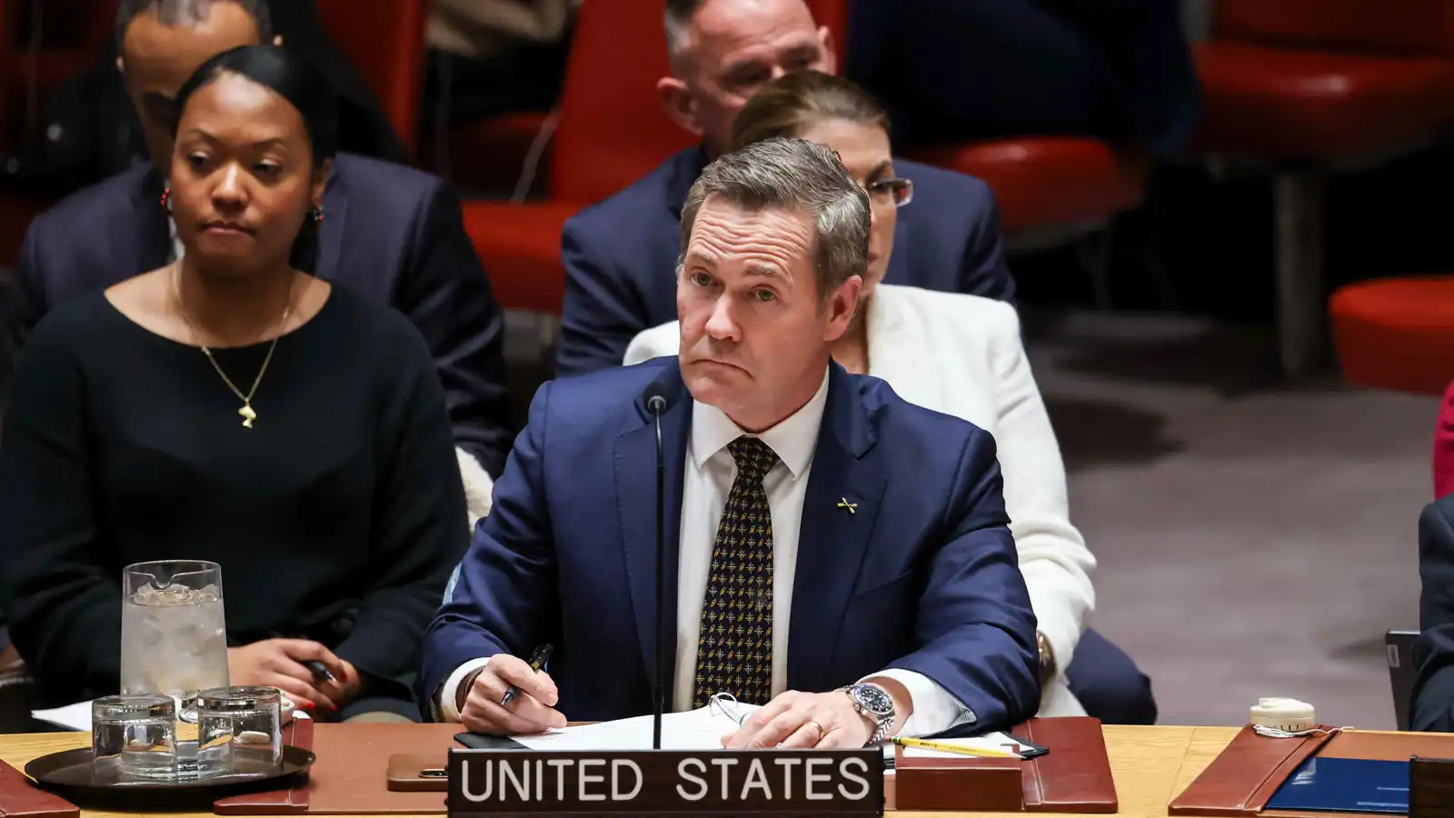 النفط الفنزويلي يمول "الإرهاب".. واشنطن تتوعد مادورو بأقصى العقوبات