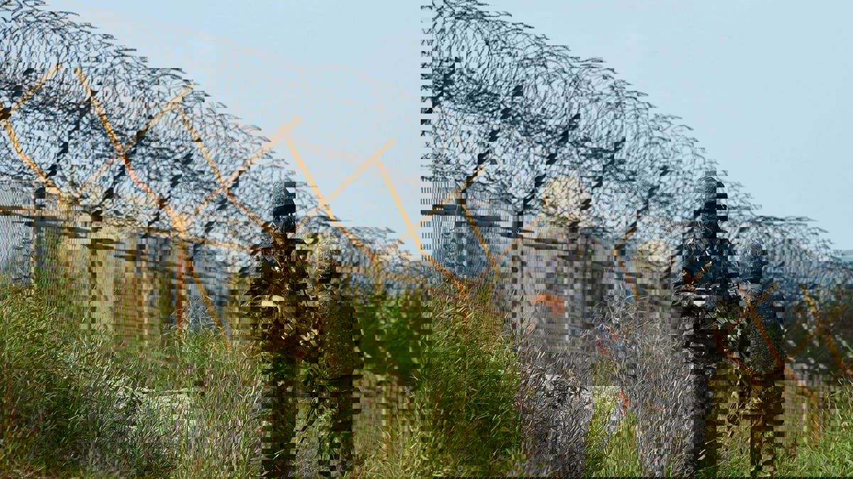 في حادثة نادرة.. شخص مجهول يعبر من كوريا الجنوبية إلى الشطر الشمالي