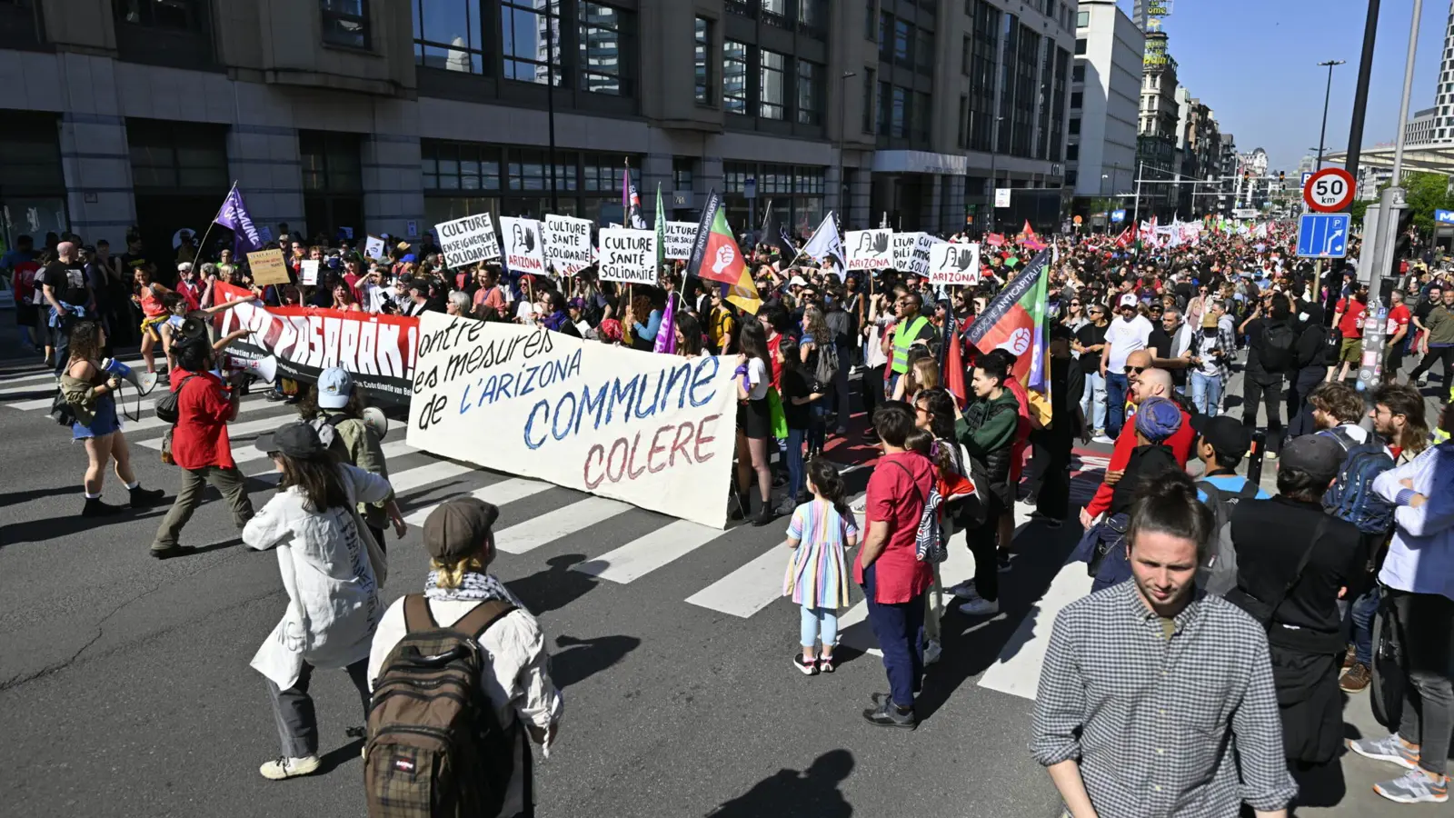 إضراب شامل يشل حركة الطيران والنقل العام في بلجيكا