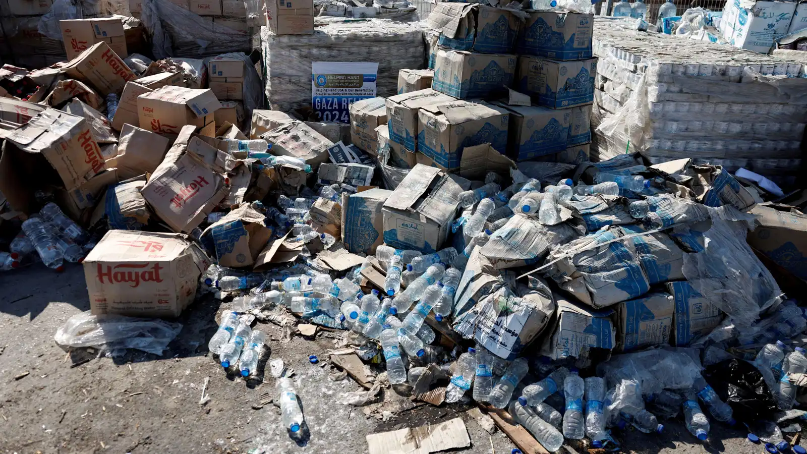 هيئة البث العبرية: إسرائيل أتلفت حمولة ألف شاحنة من مساعدات غزة