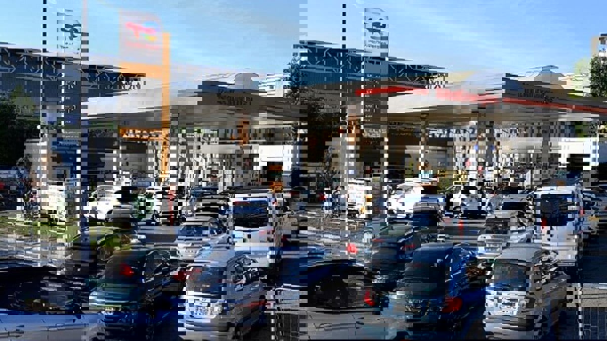 تزايد مشكلات محطات الوقود في فرنسا مع استمرار الإضرابات