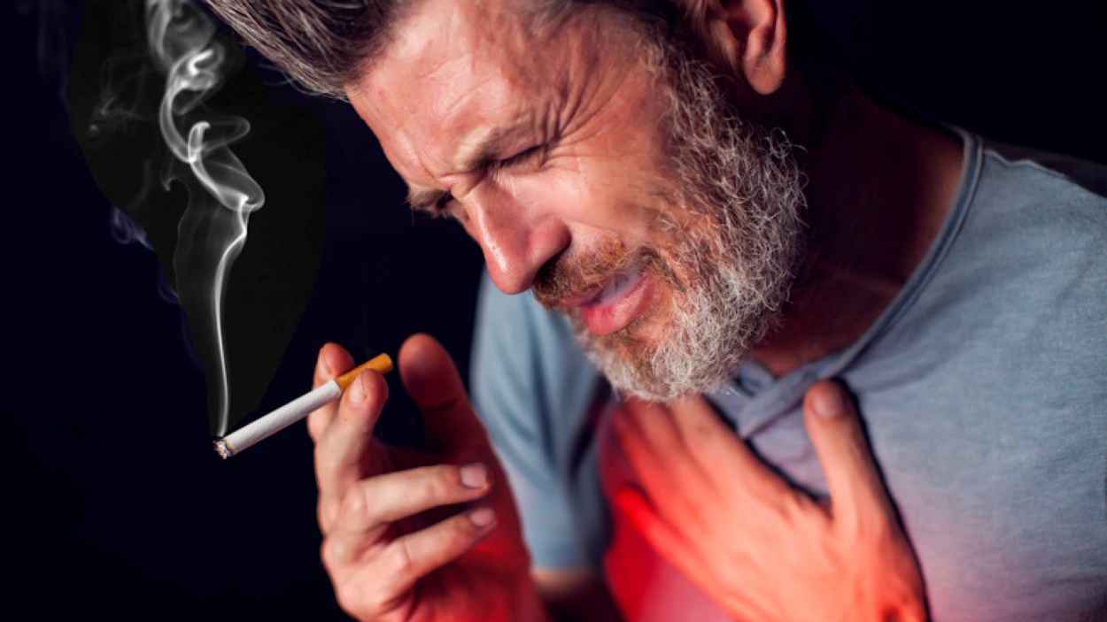 "سعال المدخن".. إنذار مبكر لمرض خطير يهدد الحياة