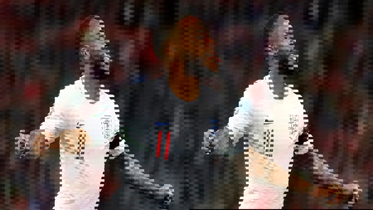 غاريث ساوثغيت يعلّق على تألق رحيم سترلينغ