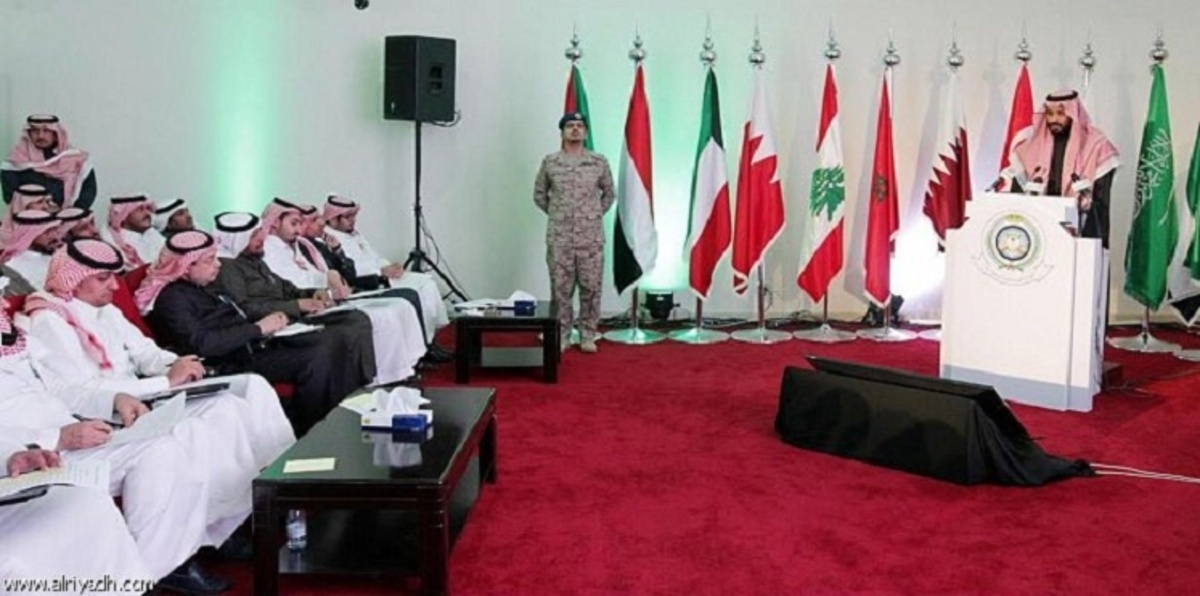 لماذا تنأى الجزائر بنفسها عن تحالفات عربية ودولية؟