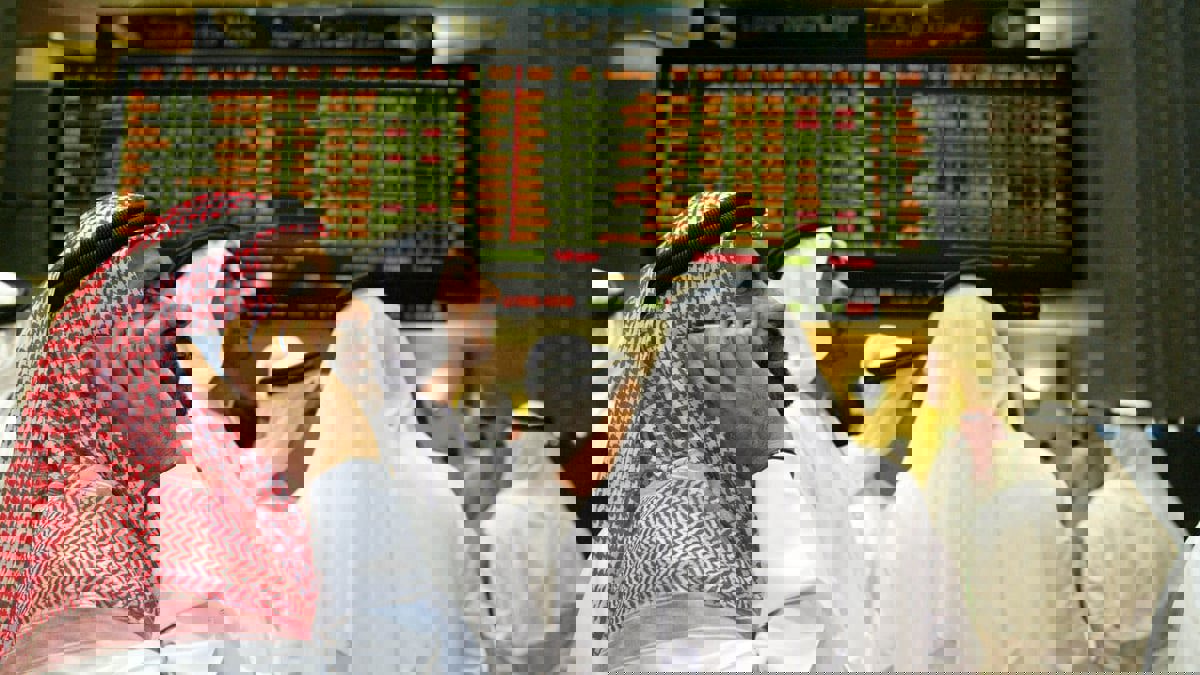 بورصة أبوظبي تبلغ أعلى مستوى بدعم أسهم "العالمية القابضة"