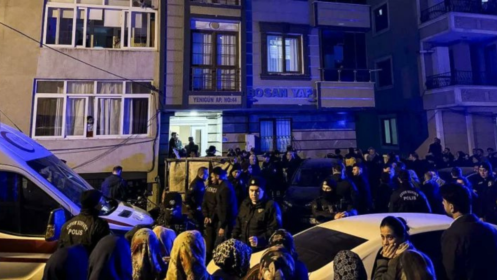 بينهم والداه.. مراهق تركي يقتل عائلته بالكامل في إسطنبول (صور)