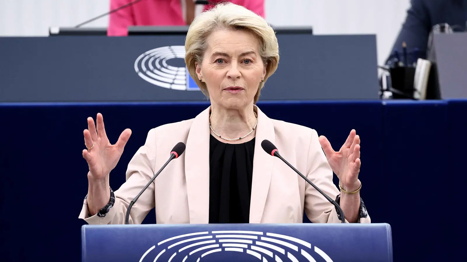 المفوضية الأوروبية: مستعدون للرد على رسوم ترامب بتدابير مضادة