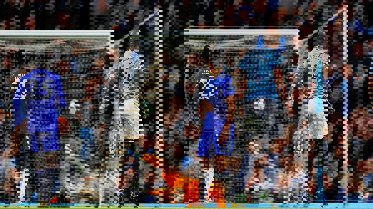 صاروخية كومباني تقود مانشستر سيتي للفوز على ليستر سيتي واستعادة صدارة ترتيب الدوري الإنجليزي (فيديو)