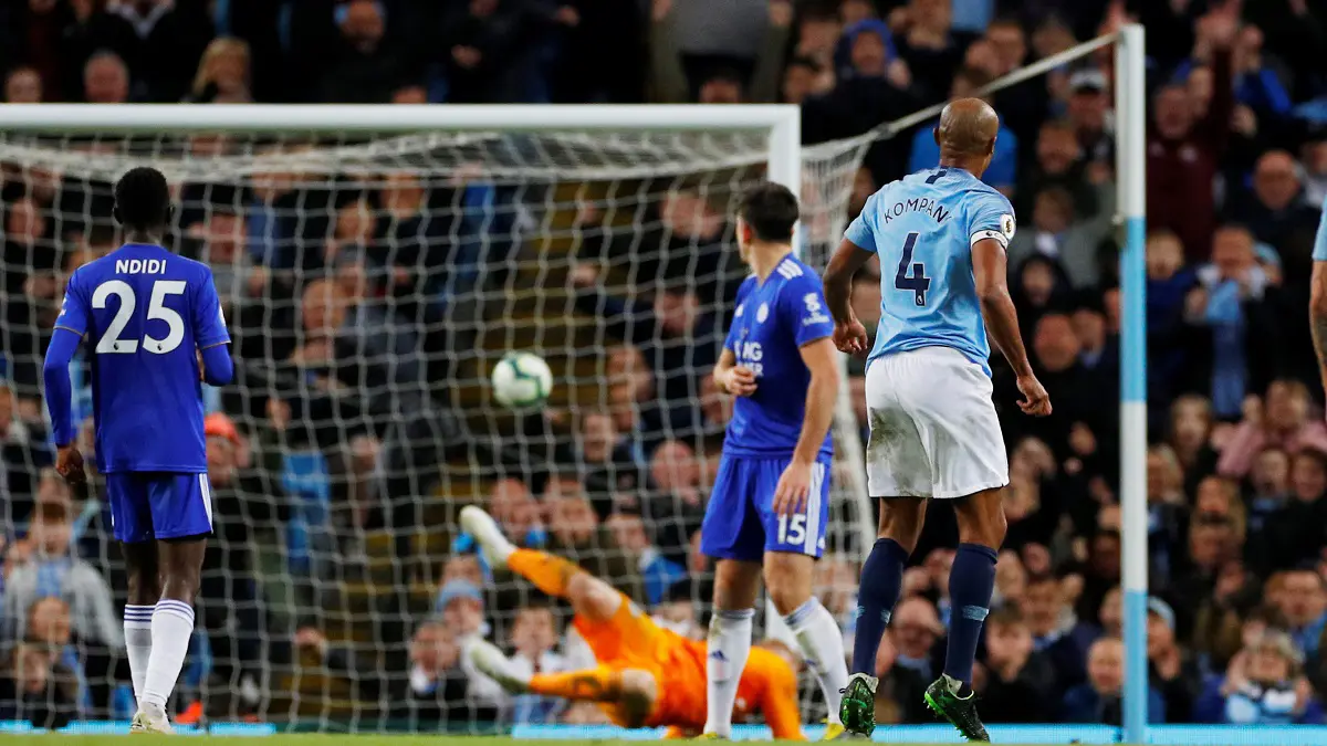 صاروخية كومباني تقود مانشستر سيتي للفوز على ليستر سيتي واستعادة صدارة ترتيب الدوري الإنجليزي (فيديو)