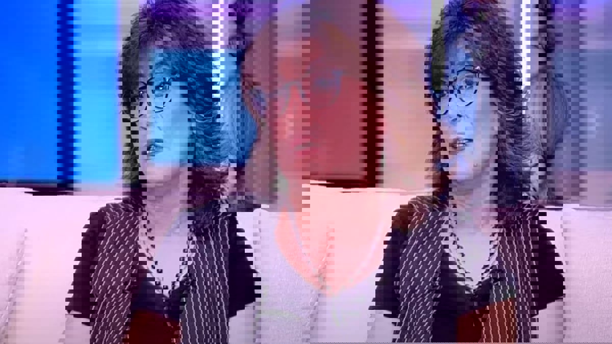 سماح أنور تعتذر للشعب المصري