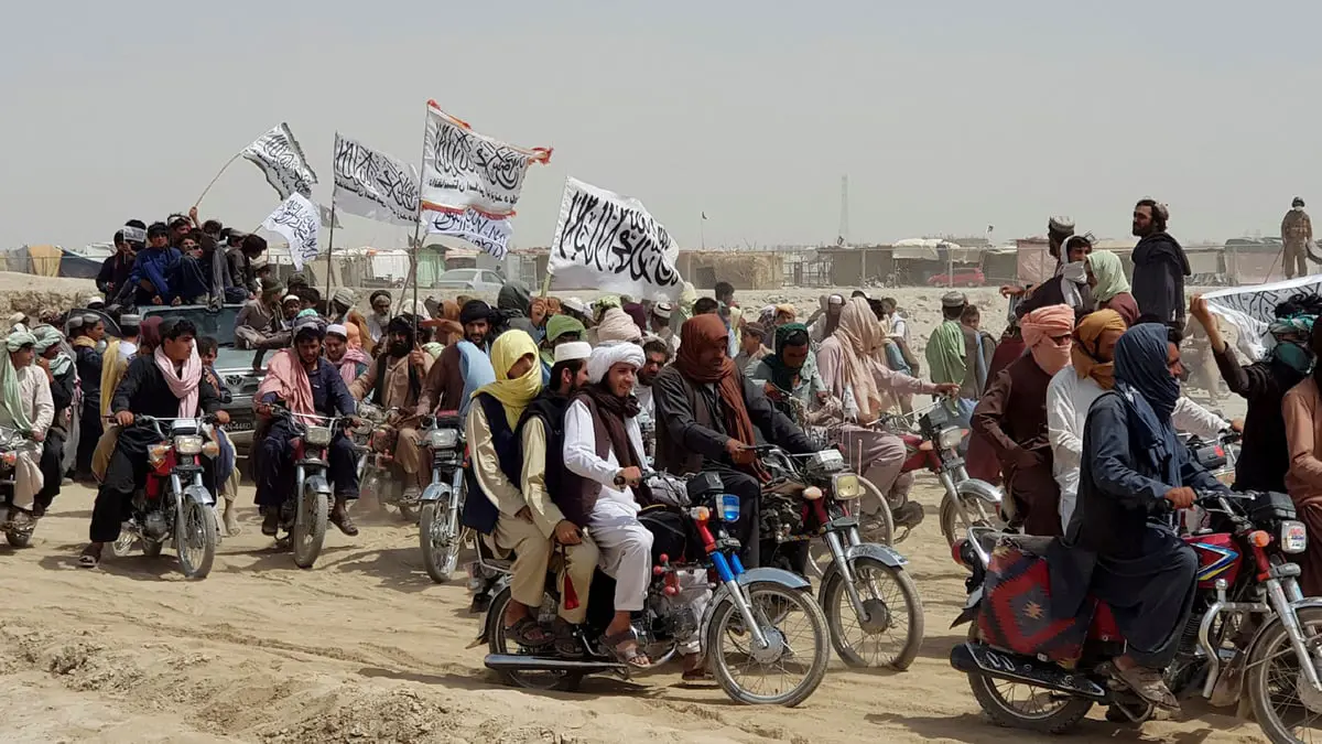 منظمة إغاثة: بين 4 إلى 5 آلاف أفغاني يعبرون الحدود يوميًا إلى إيران