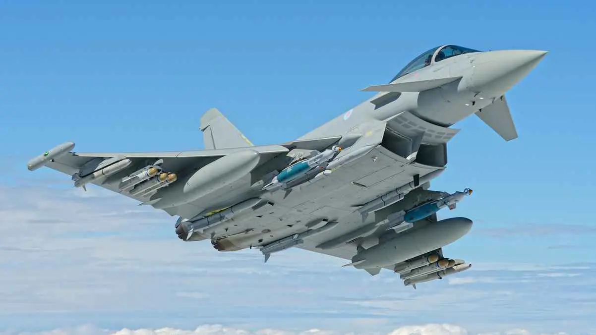 بريطانيا تدرس إرسال طائرات "تايفون" لمراقبة سماء أوكرانيا