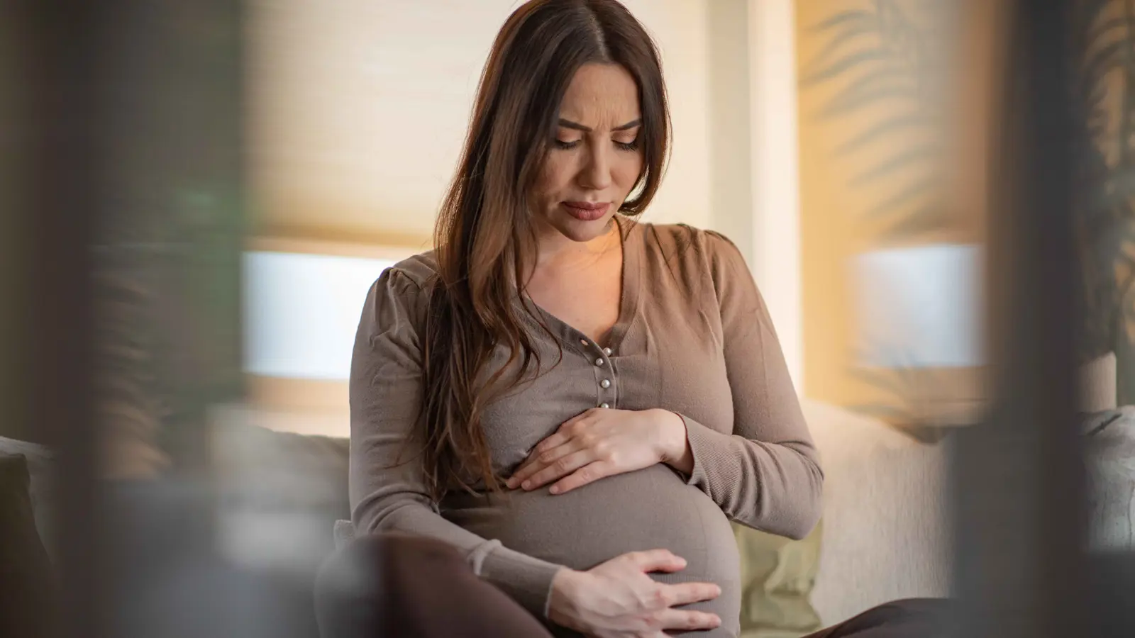 شبح يطارد الأمهات.. هكذا تتغلبين على "رهبة الولادة"