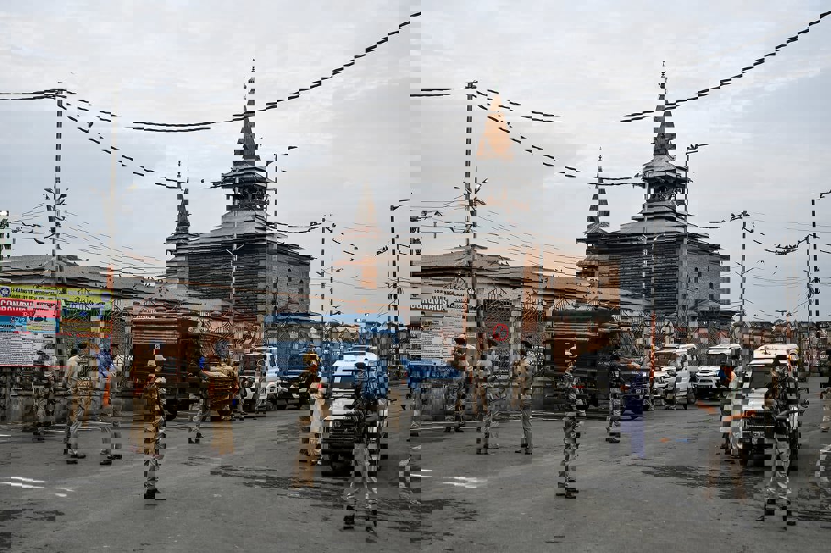 الهند.. قتيلان وعشرات الجرحى إثر اشتباكات دامية بعد هدم مسجد