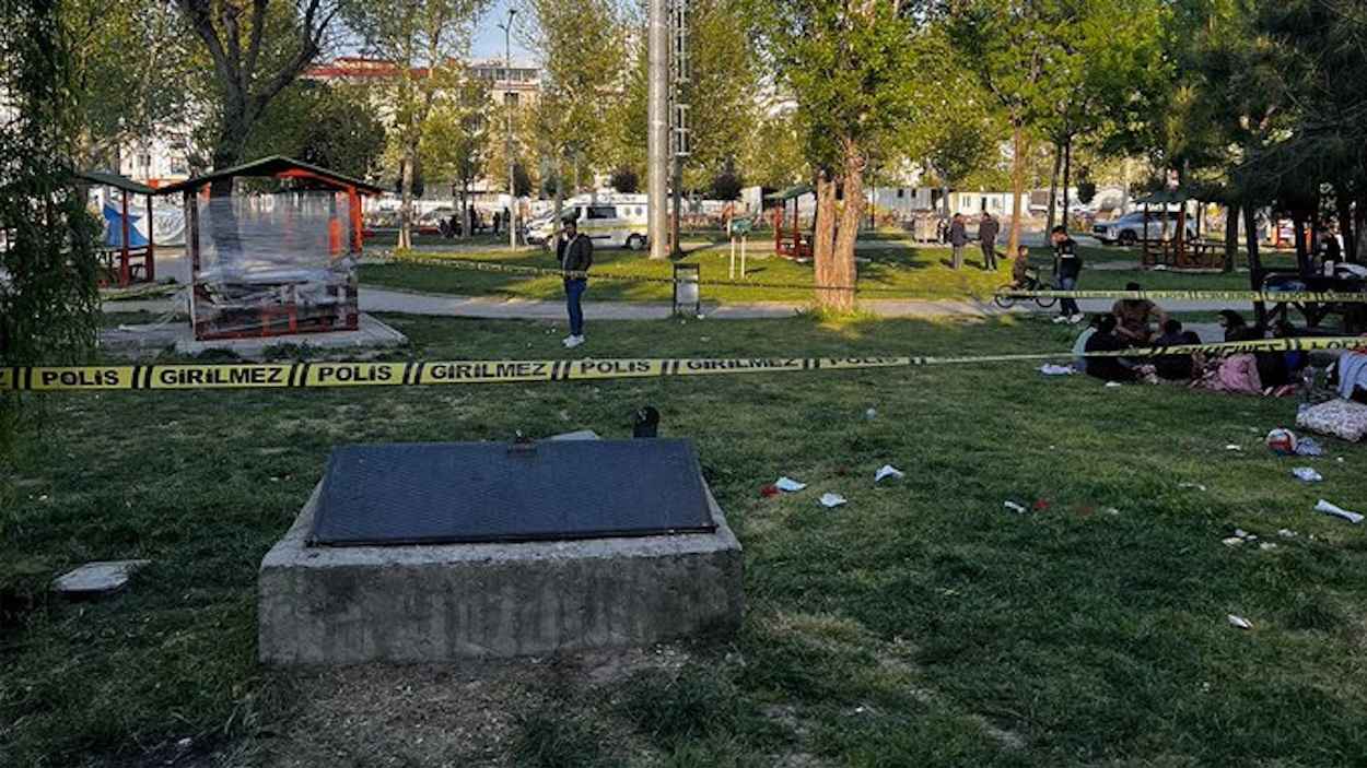 جريمة مروعة في خيمة عائلة هربت من زلزال إسطنبول (صورة)