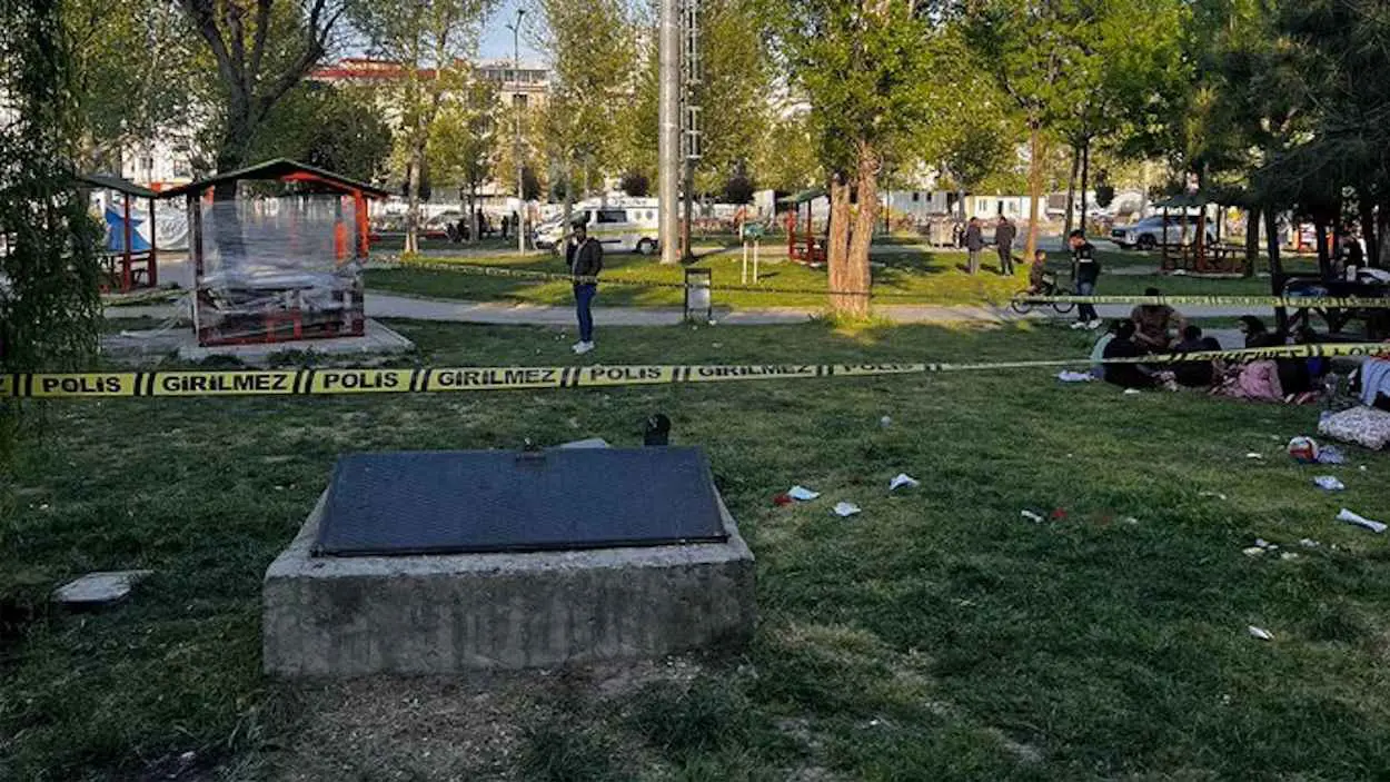 جريمة مروعة في خيمة عائلة هربت من زلزال إسطنبول (صورة)