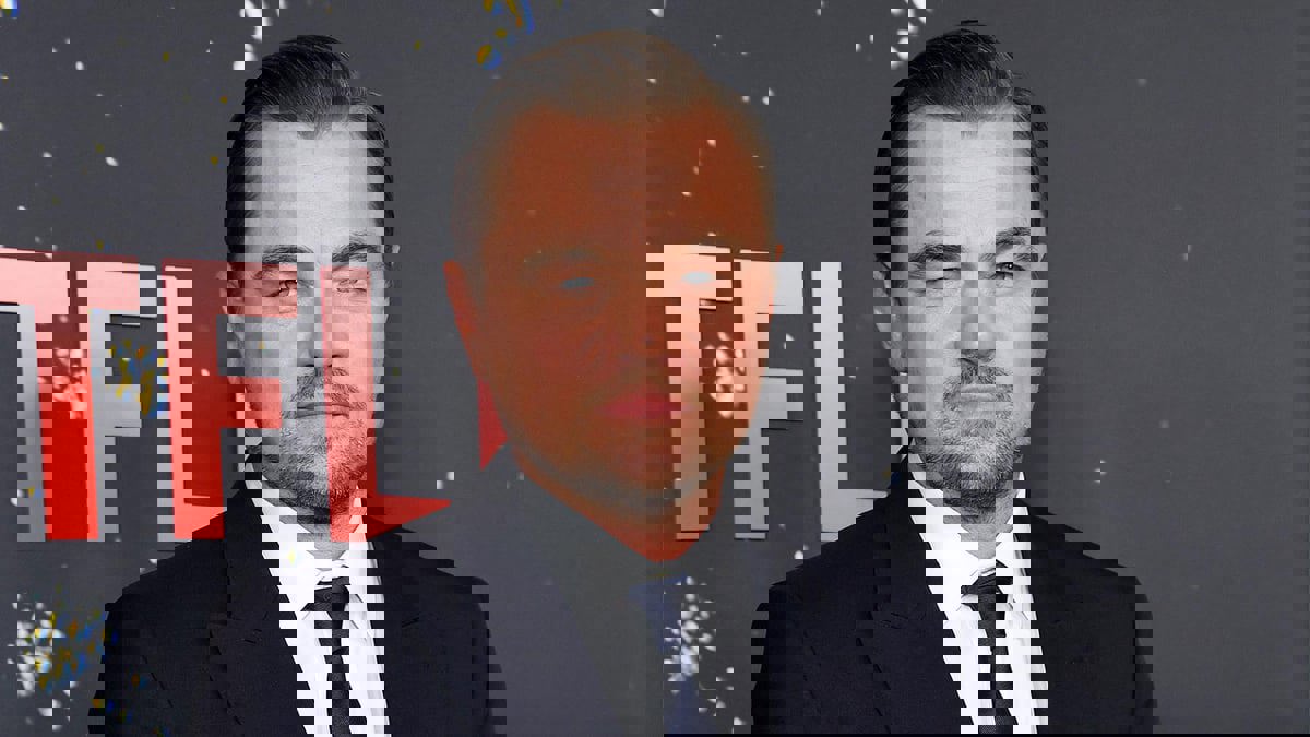 ليوناردو دي كابريو بصحبة ممثلة تصغره بـ25 عاما.. هل انفصل عن جيجي حديد؟