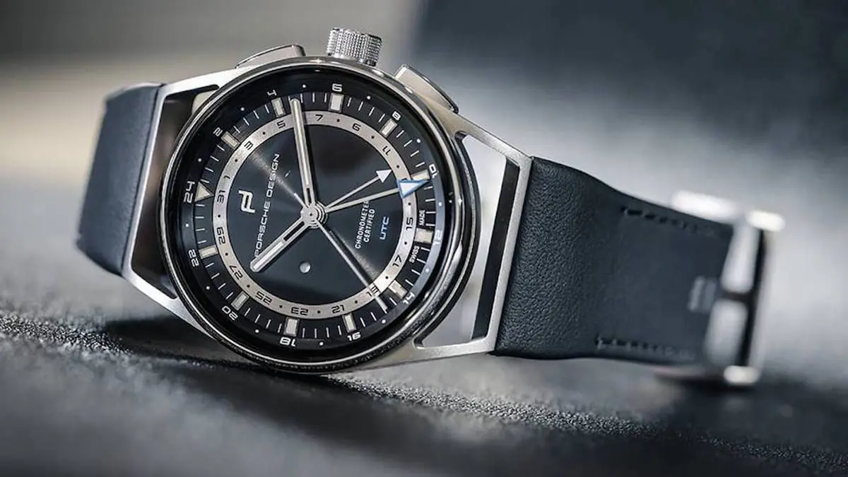 لصان يعيدان ساعة لصاحبها بعد دقائق من سرقتها