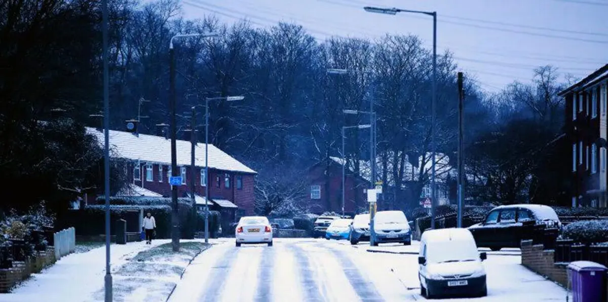 بريطانيا تدعو مواطنيها للبقاء في منازلهم بسبب "الوحش القادم من الشرق" (صور)