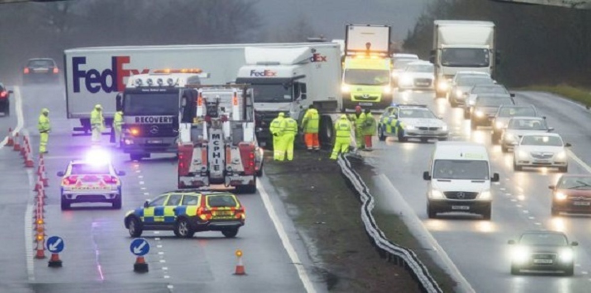 العاصفة ديزموند تتسبب في فيضانات وإجلاء لسكان في بريطانيا