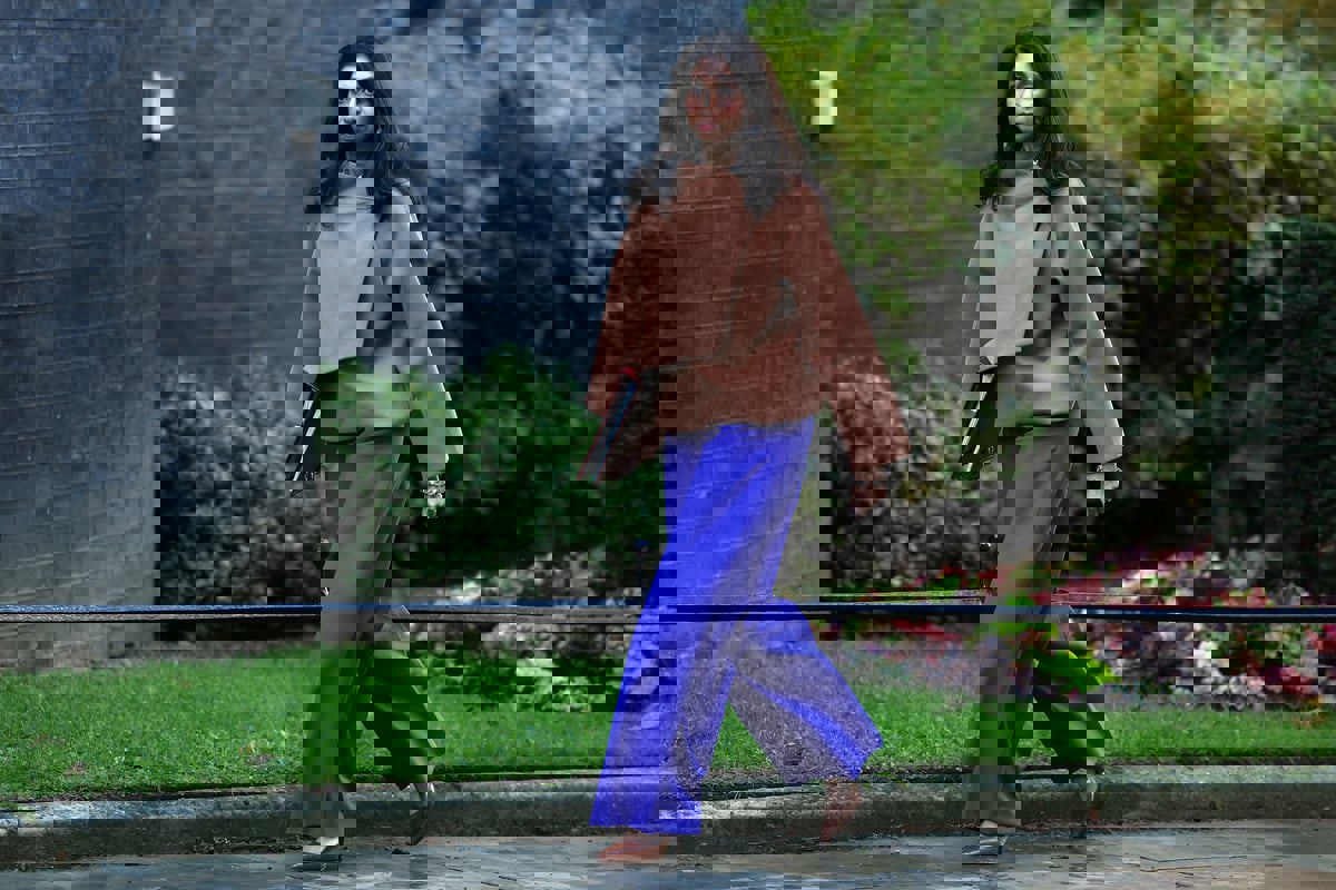 السبب الحقيقي لعودة كاميرون في بريطانيا