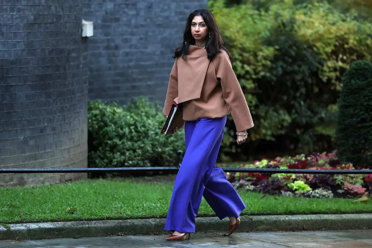 السبب الحقيقي لعودة كاميرون في بريطانيا