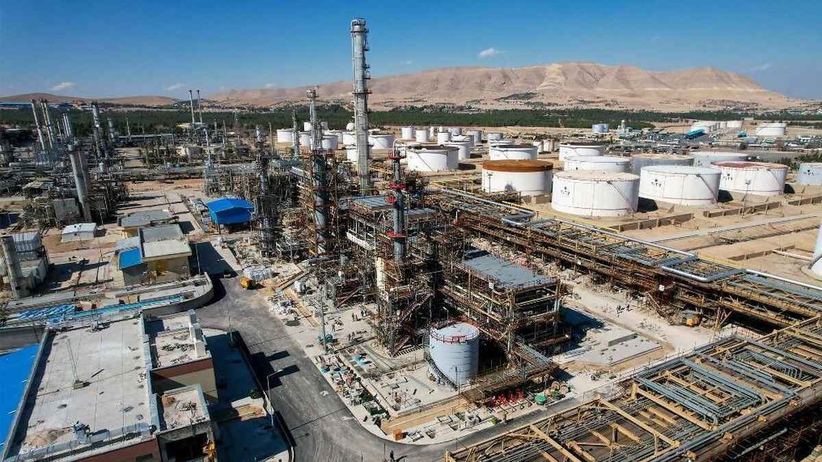 قتلى ومصابون جراء تسرب غاز من مصفاة جنوب إيران (فيديو)