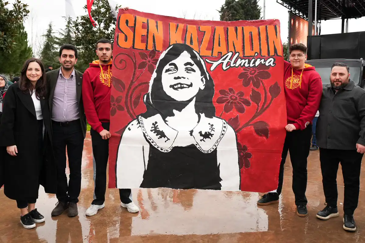 اثناء الاحتفال بشفاء الطفلة ألميرا من السرطان 