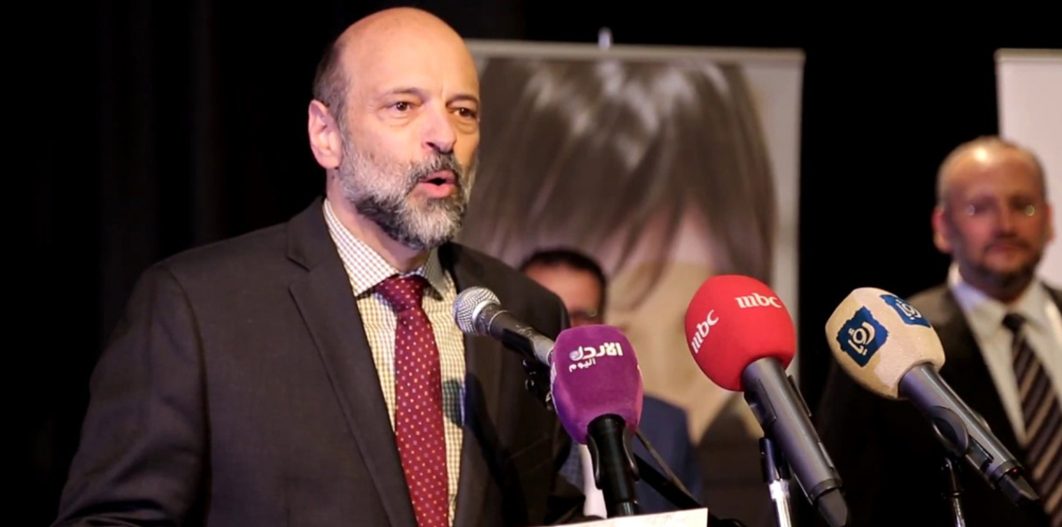 وعود الرزاز أفرغت شوارع عمّان من المتظاهرين