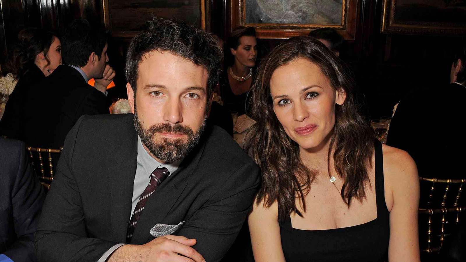 "من أجل أطفالهما".. بن أفليك وطليقته جينيفر غارنر يحتفلان معا