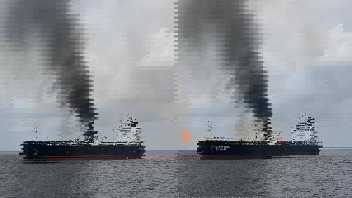 مقتل بحار فيليبيني في هجوم للحوثيين على سفينة شحن‎