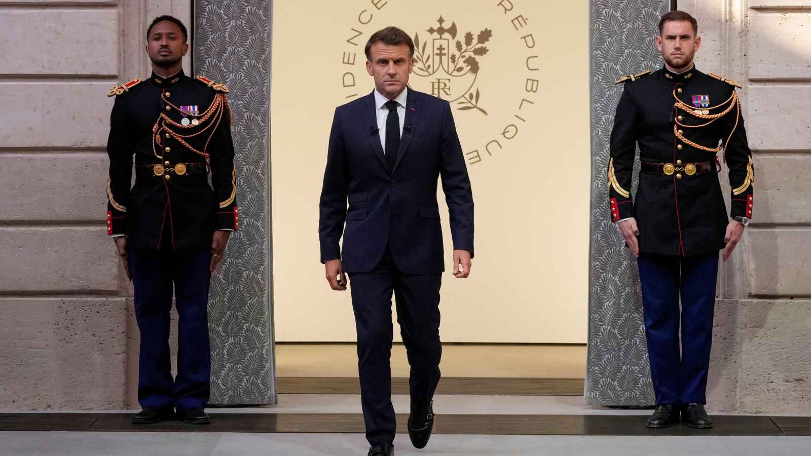 لماذا رفض ماكرون وساطة بوتين في نزاع إيران وإسرائيل؟