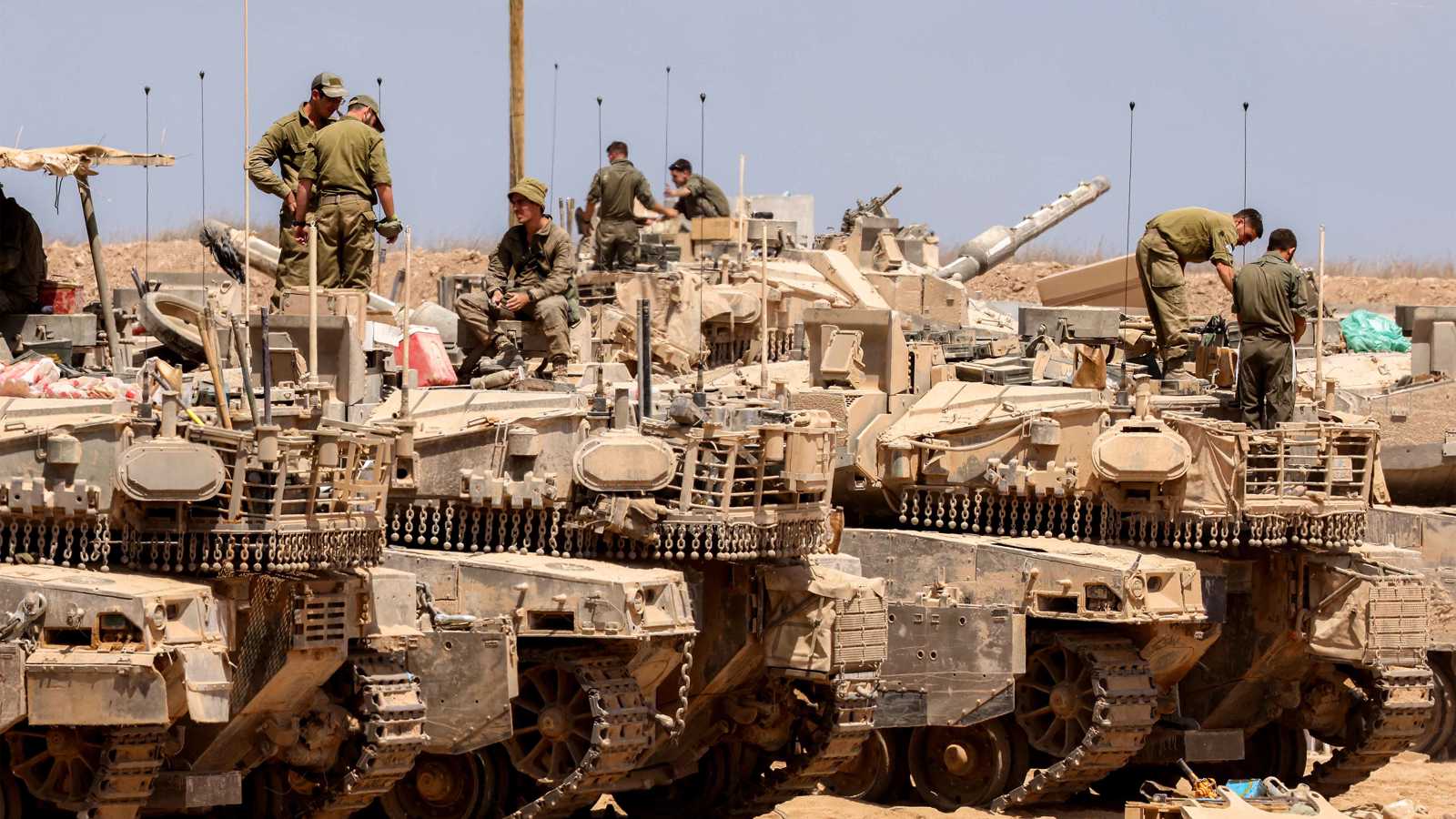 الجيش الإسرائيلي يستدعي 100 ألف جندي لاحتلال غزة