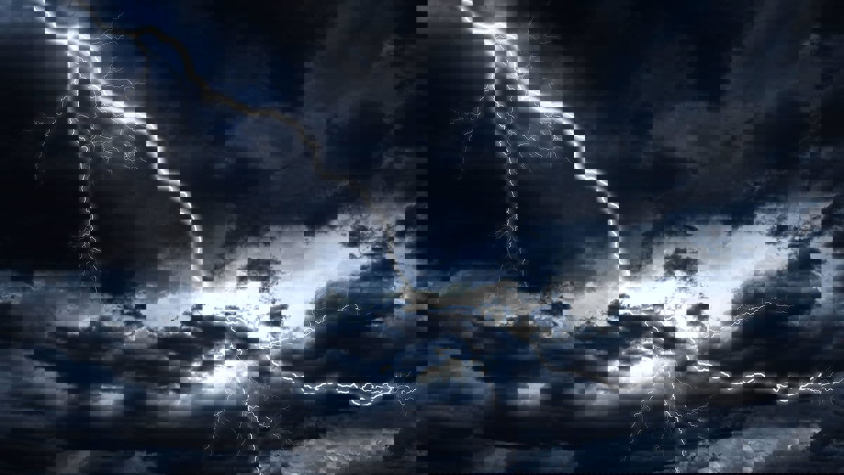 صاعقة تقتل 3 يمنيين في الضالع