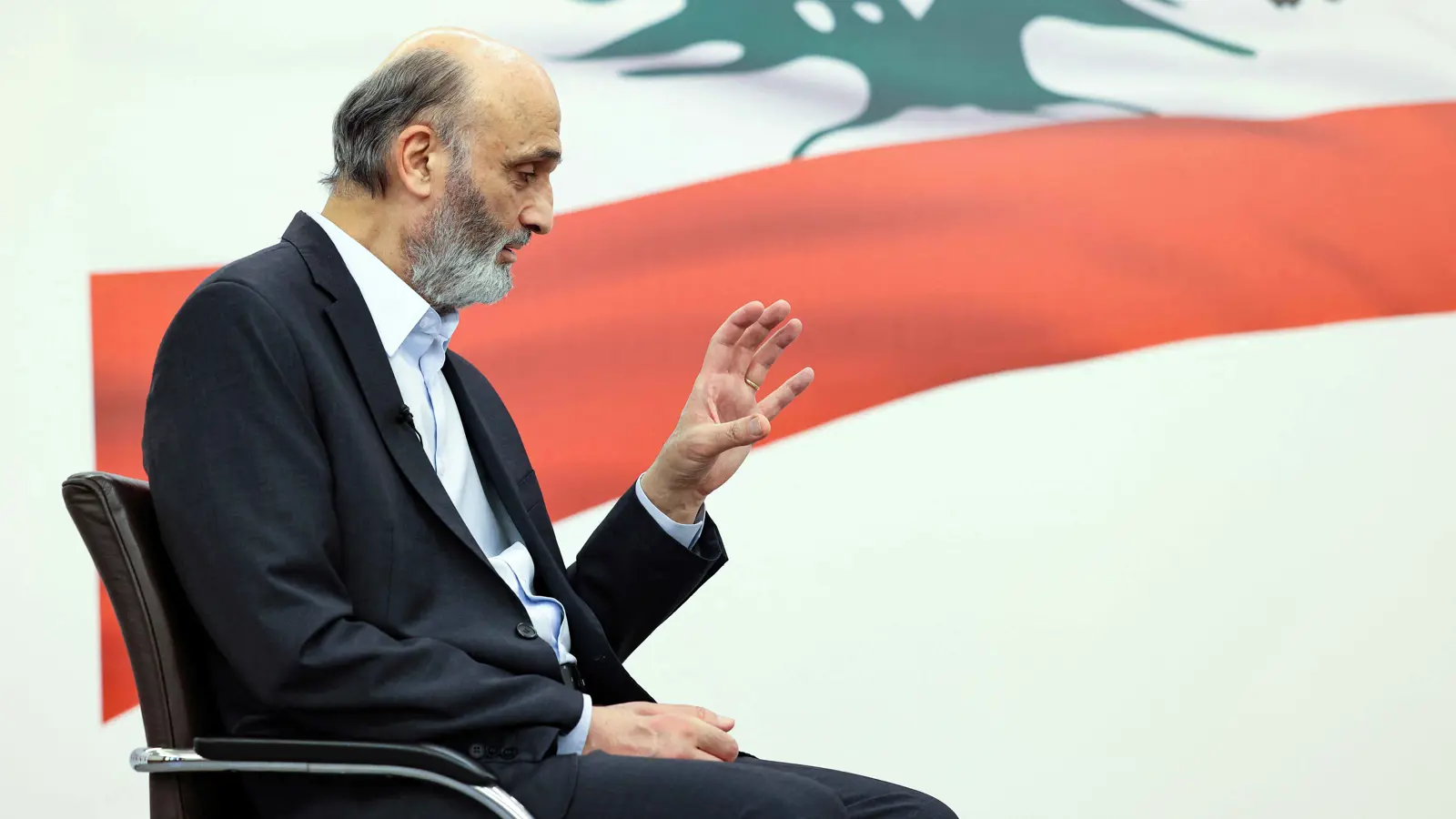 جعجع لعون: الظرف الدقيق يستوجب أن أضع "بعض النقاط على حروفك"