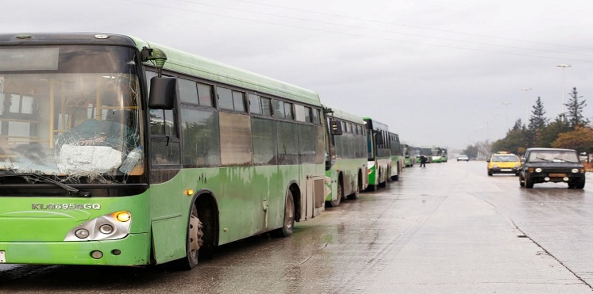 استئناف عمليات الإجلاء ببلدات محاصرة في سوريا