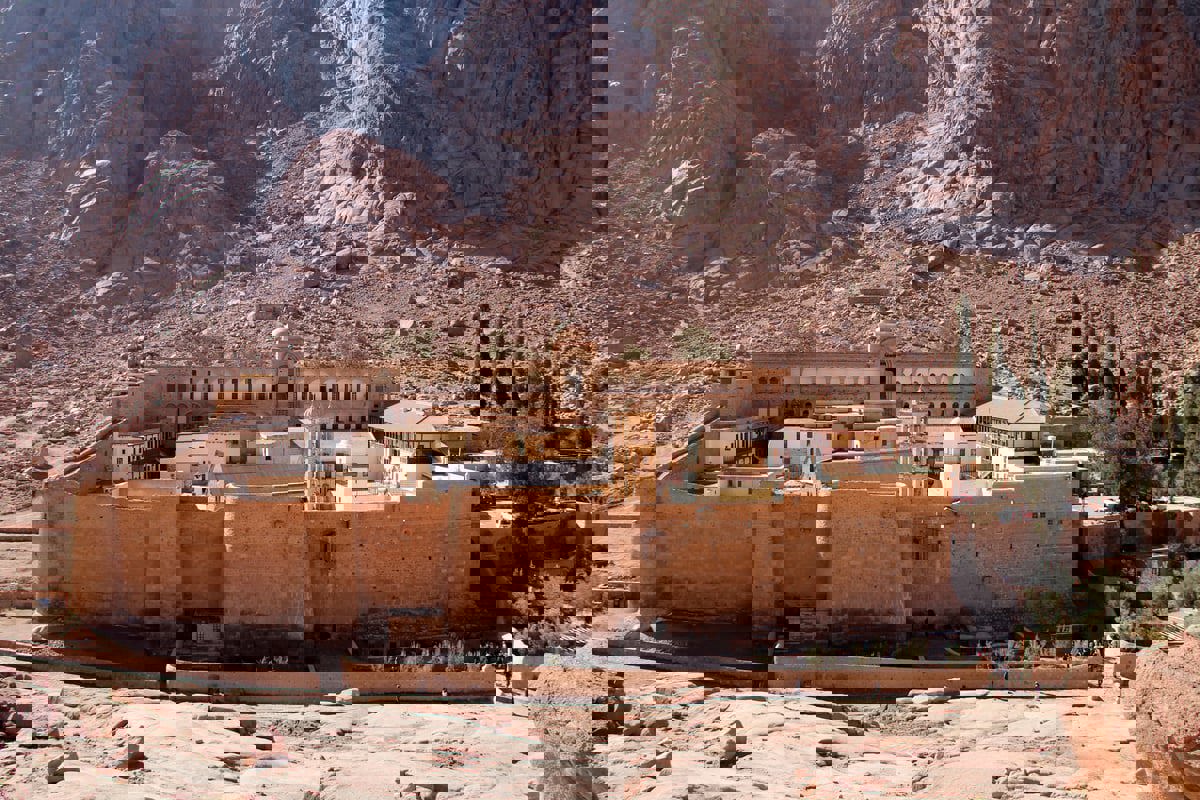 سانت كاترين..أنشودة للروحانيات وأيقونة للتعايش بين الأديان (صور)  