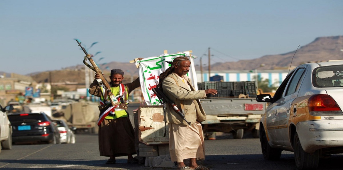 الحوثيون يحظرون دخول الناقلات الثقيلة إلى صنعاء
