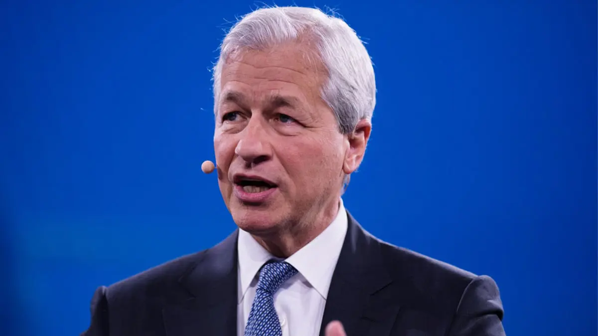 "جيه.بي مورجان": التوترات السياسية تثير القلق أكثر من الركود المحتمل بأمريكا