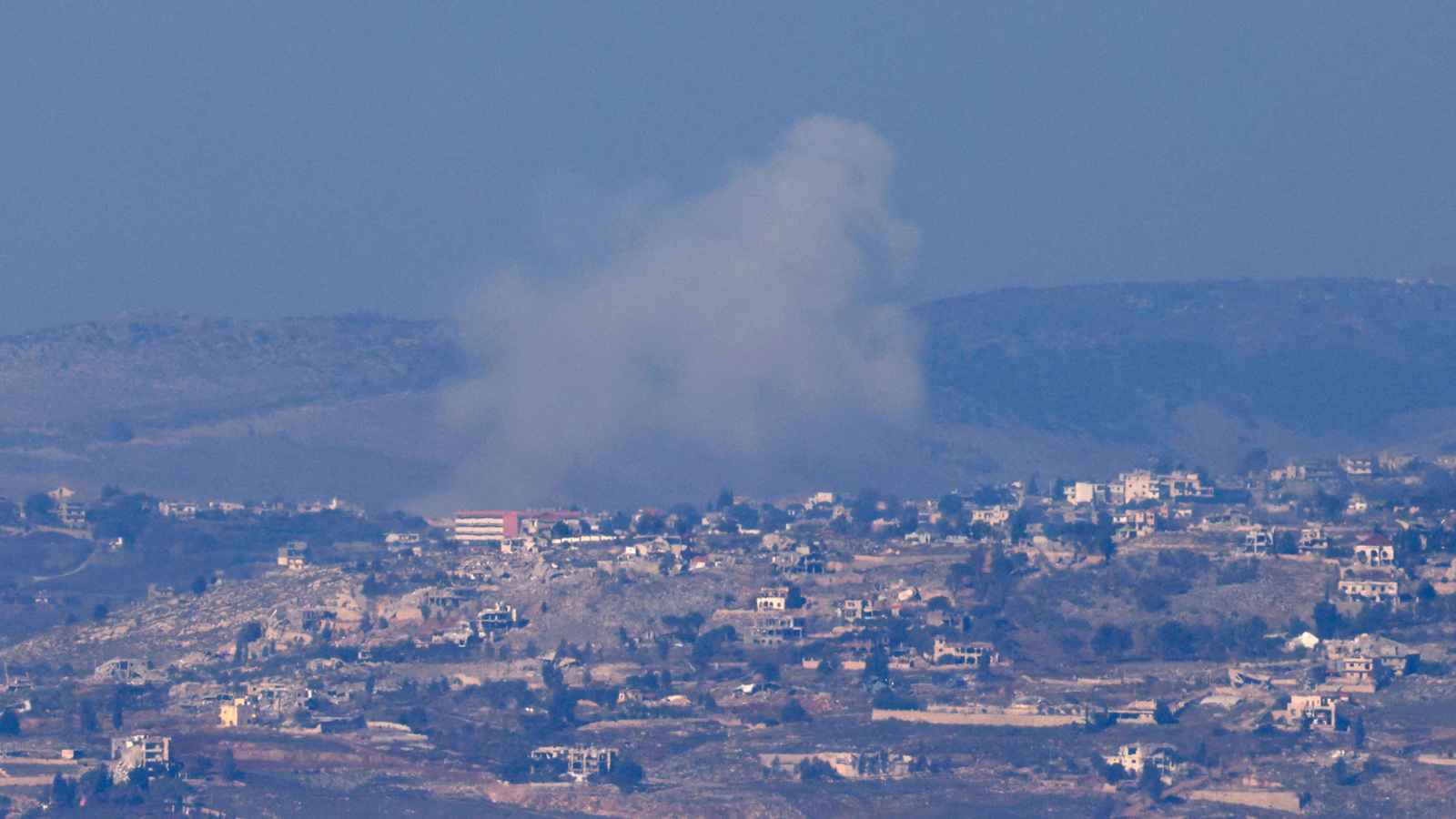 بعد ساعات من قصف "حزب الله".. إسرائيل تعلن مهاجمة أهداف في لبنان