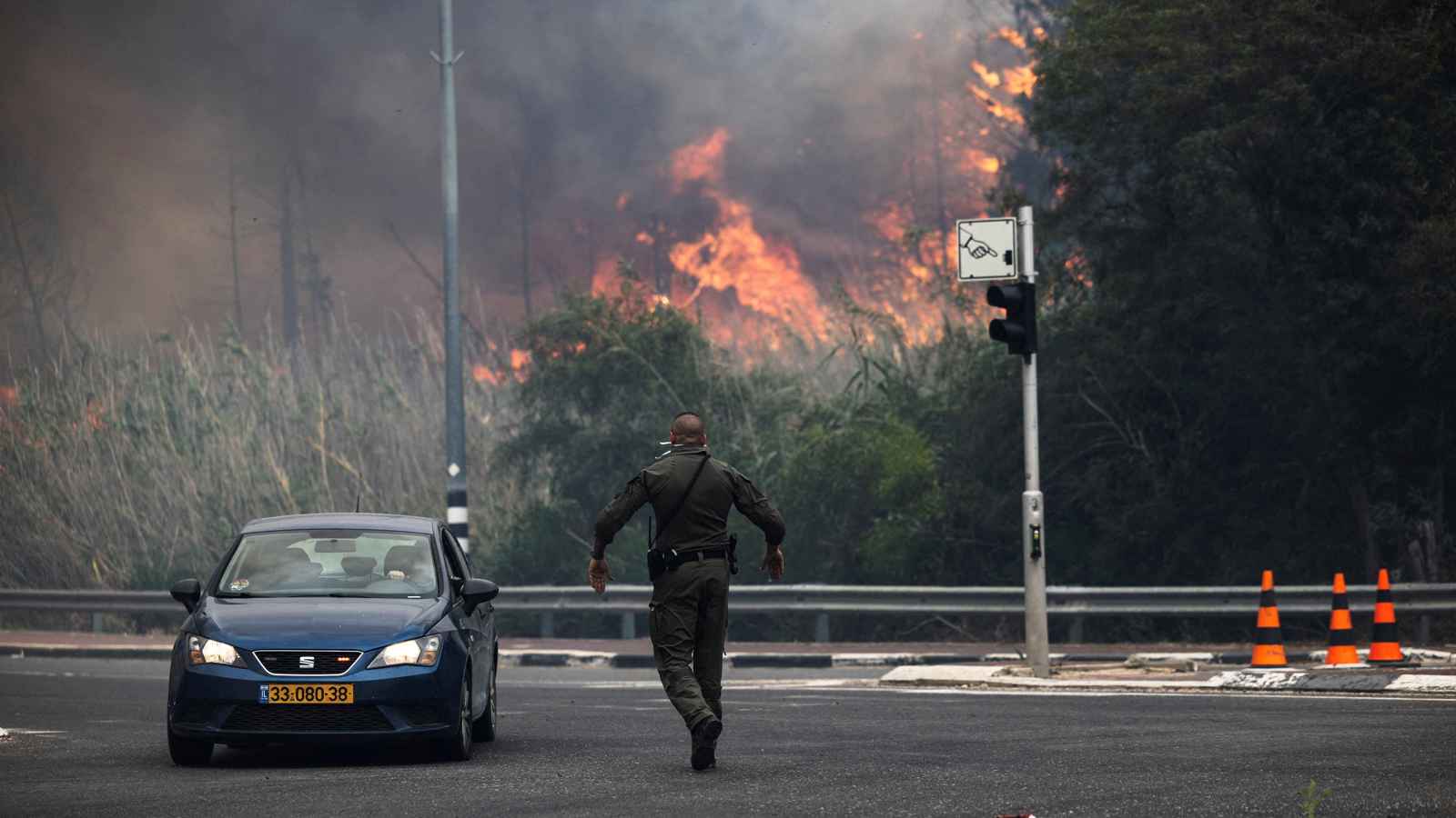 اتهامات إسرائيلية للفلسطينيين بإشعال الحرائق.. والشاباك يحقق