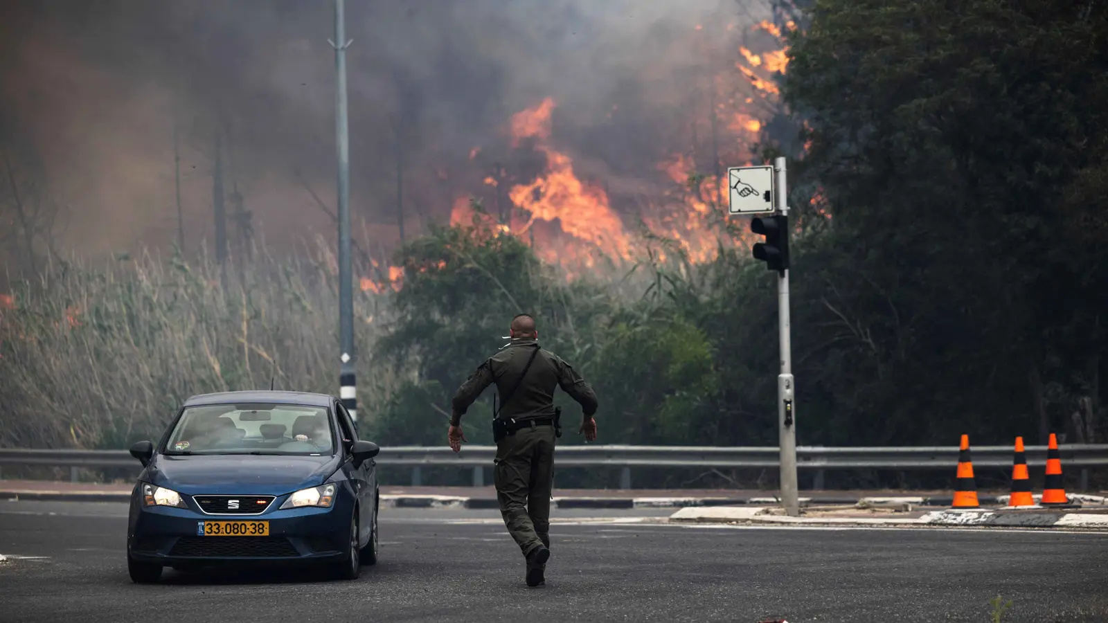 اتهامات إسرائيلية للفلسطينيين بإشعال الحرائق.. والشاباك يحقق