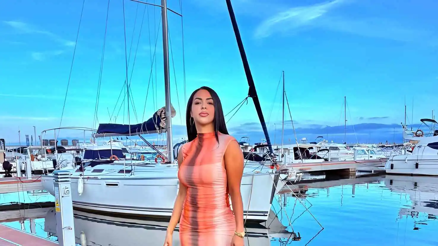 بعض النجوم عرضوا عليها الزواج.. من هي فيكتوريا كانتيرو شبيهة جورجينا؟