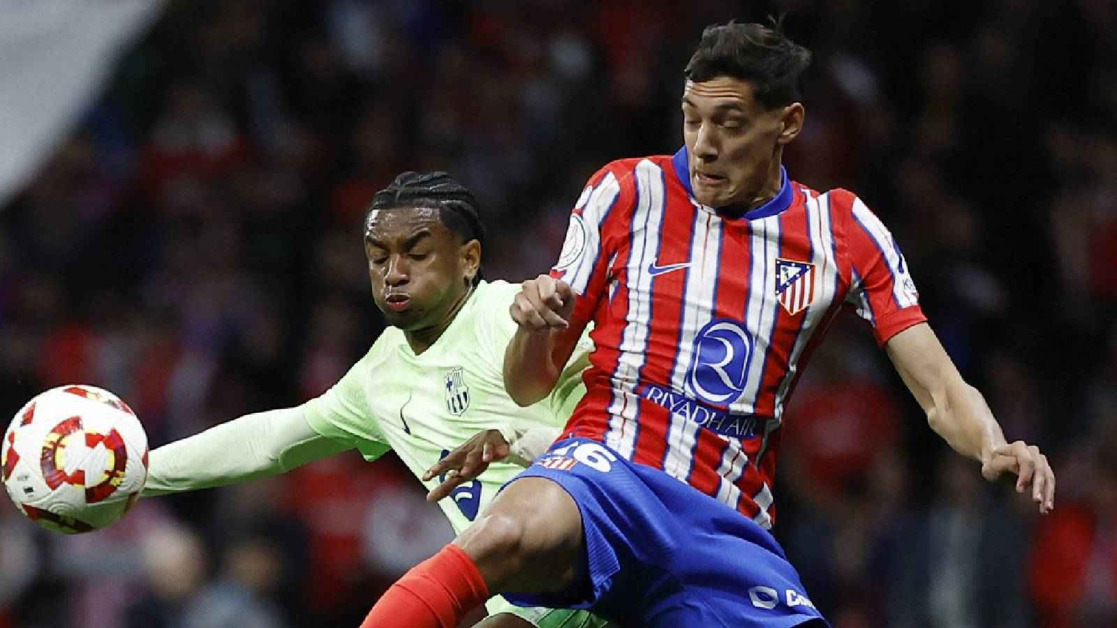 يشبه أبطال كمال الأجسام.. تحوّل بدني مذهل لنجم برشلونة (صورة)