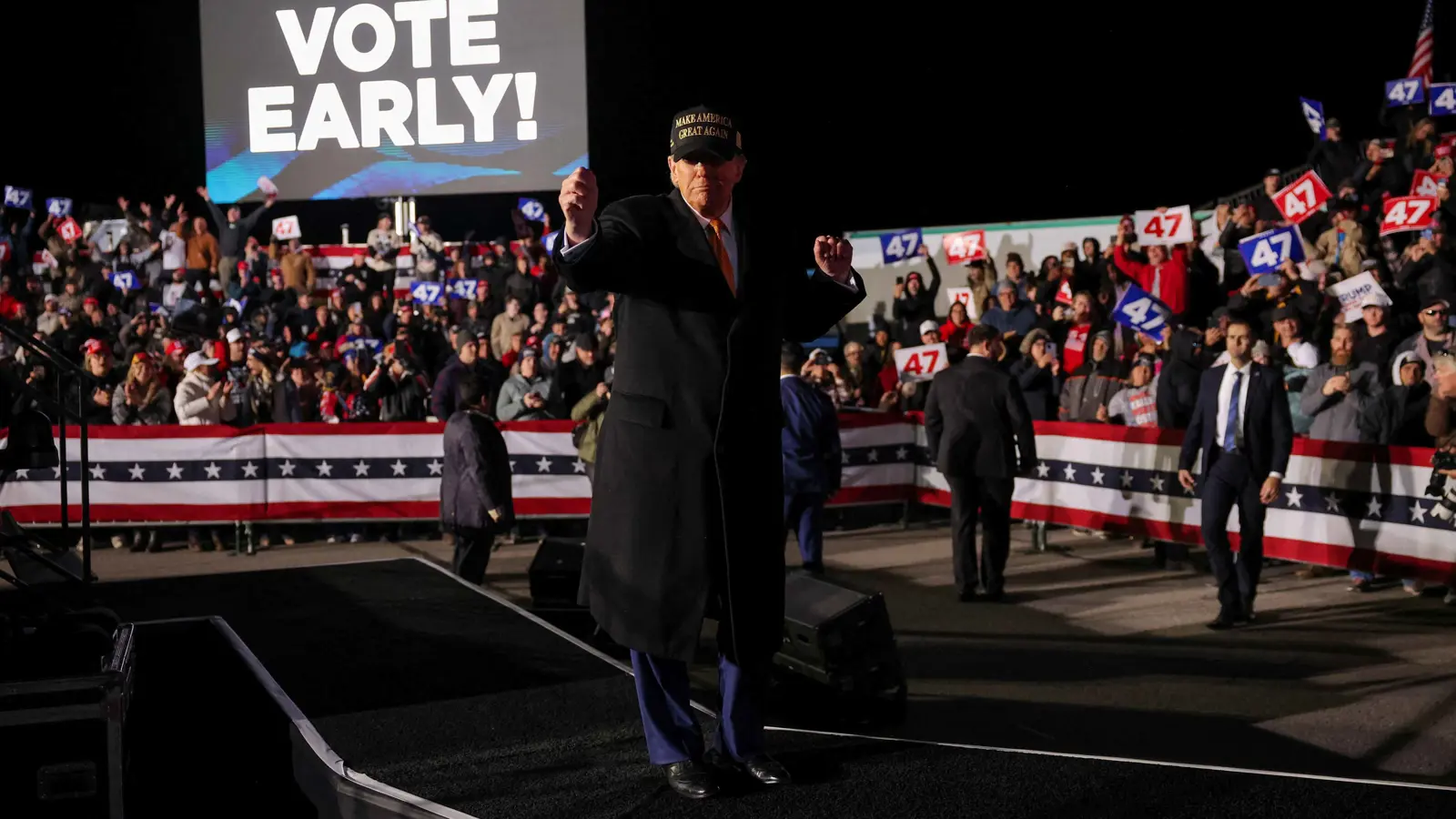 هاريس وترامب يشعلان المنافسة بتجمعين انتخابيين متزامنين في ميشيغان